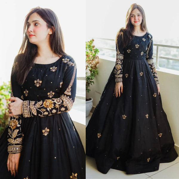 ✨ Sequence Embroidered Chiffon Maxi Set – 2 Piece Luxury Ensemble ✨